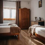 Jeleń - Sauna I Jacuzzi Kwatera prywatna
