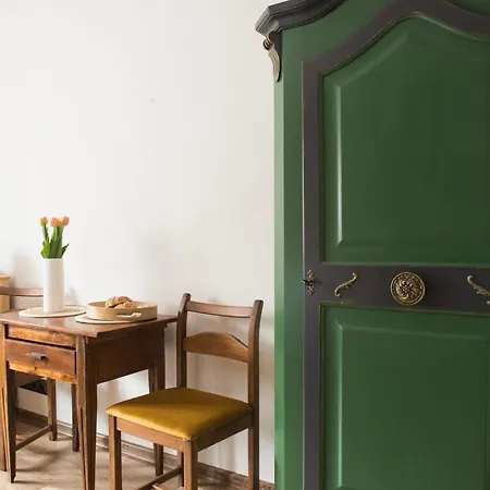 Jelen - Sauna I Jacuzzi * شكلارسكا بوريبا