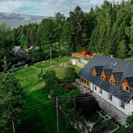 Jelen - Sauna I Jacuzzi منزل للإقامة شكلارسكا بوريبا