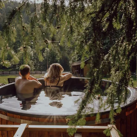 Jelen - Sauna I Jacuzzi * 斯克拉斯卡波伦巴