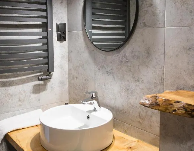 Jelen - Sauna I Jacuzzi منزل للإقامة *