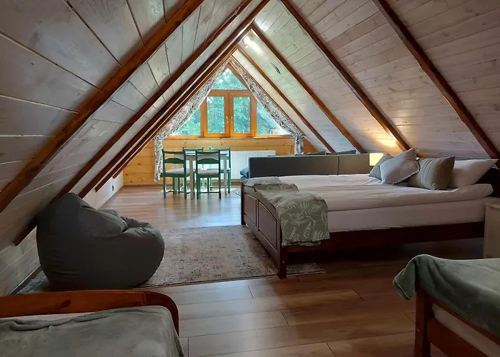 Jelen - Sauna I Jacuzzi * شكلارسكا بوريبا